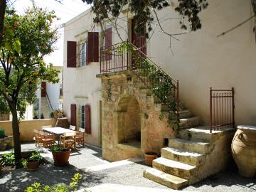 CreteTravel,Central Crete,Siornikoletos Cretan Home